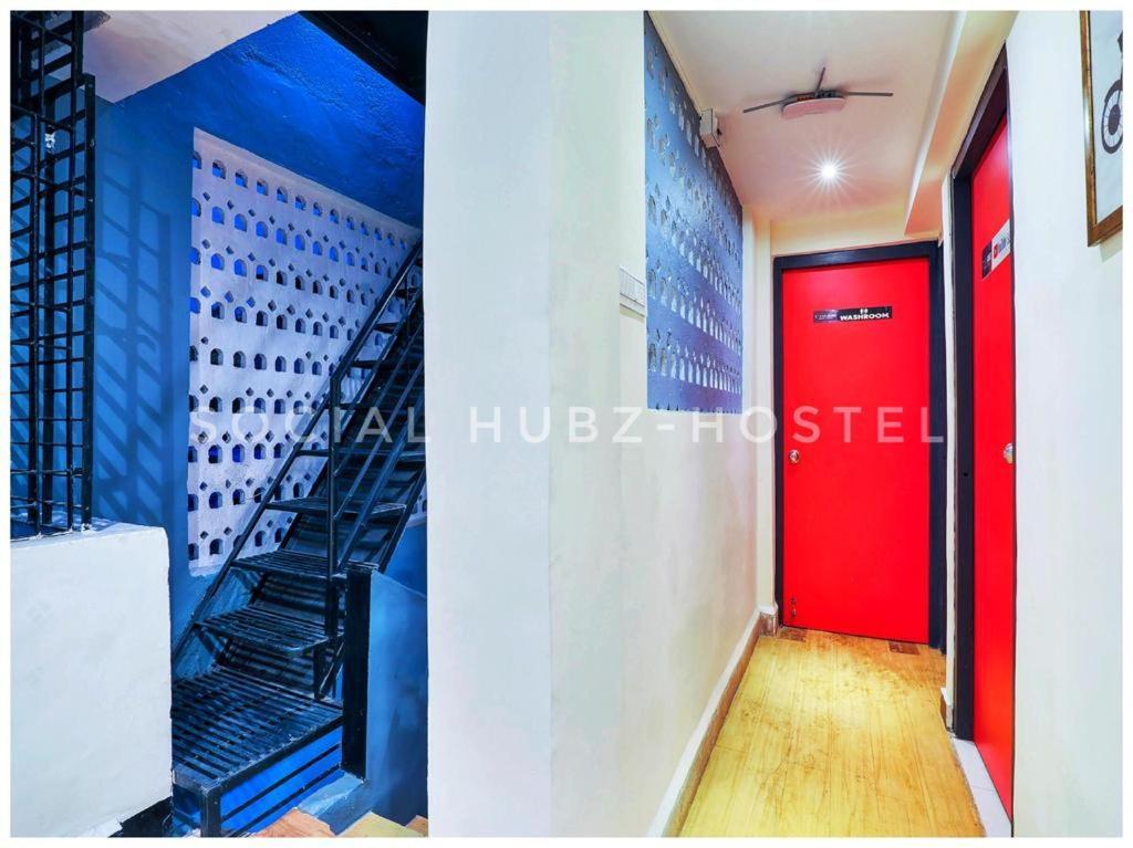 Social Hubz Hostel Mumbai Bagian luar foto