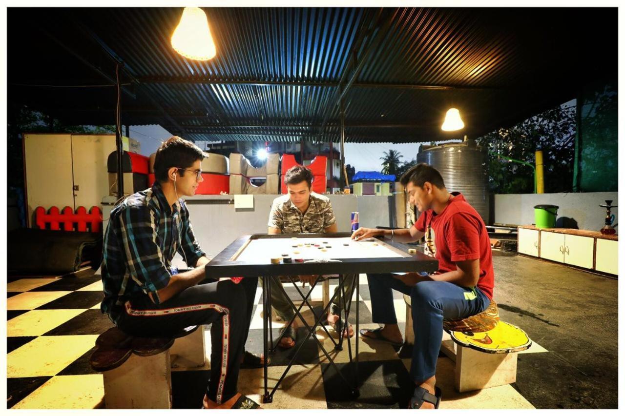 Social Hubz Hostel Mumbai Bagian luar foto