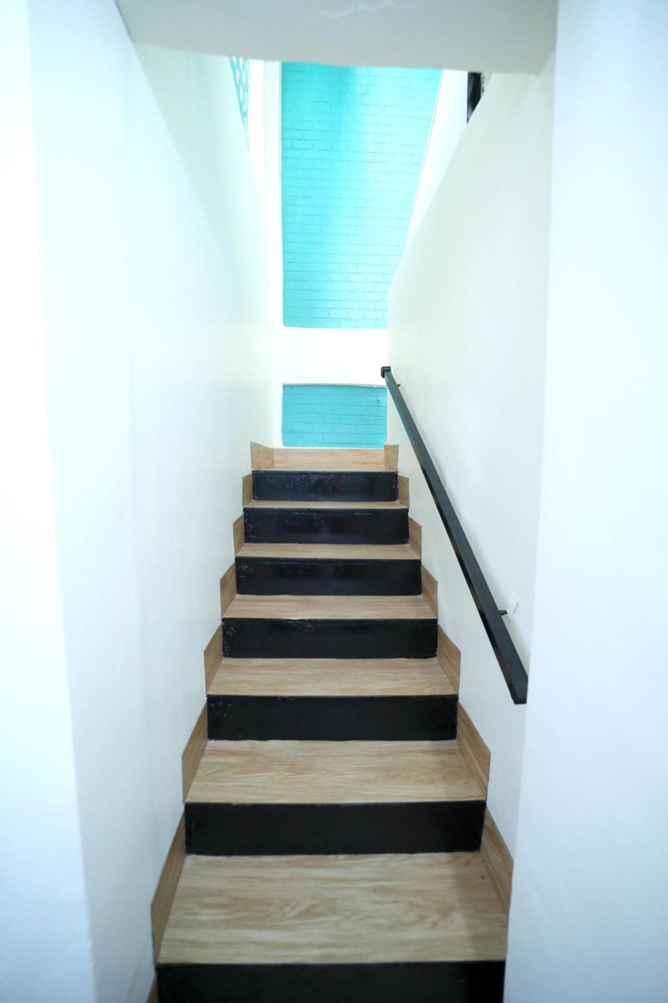 Social Hubz Hostel Mumbai Bagian luar foto