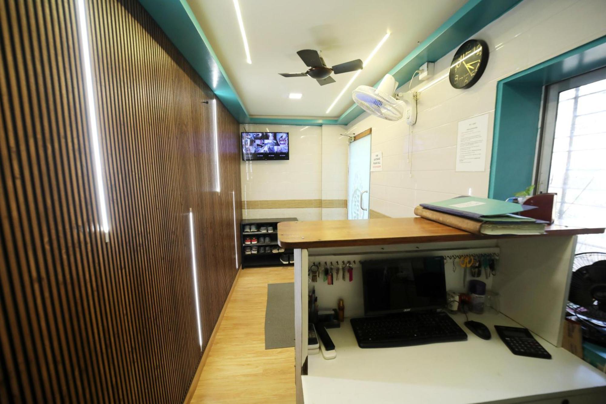 Social Hubz Hostel Mumbai Bagian luar foto