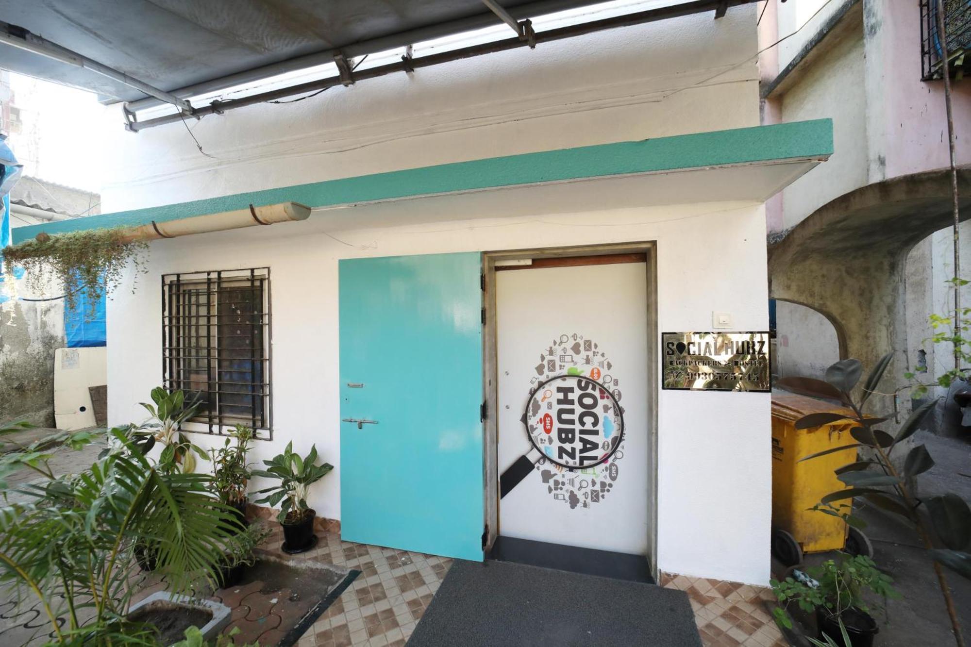 Social Hubz Hostel Mumbai Bagian luar foto