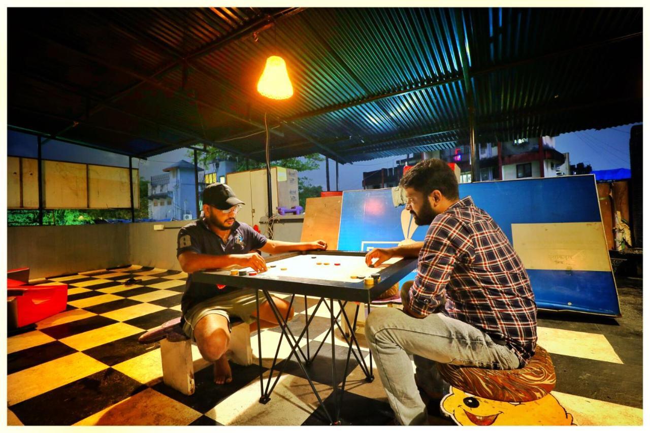 Social Hubz Hostel Mumbai Bagian luar foto